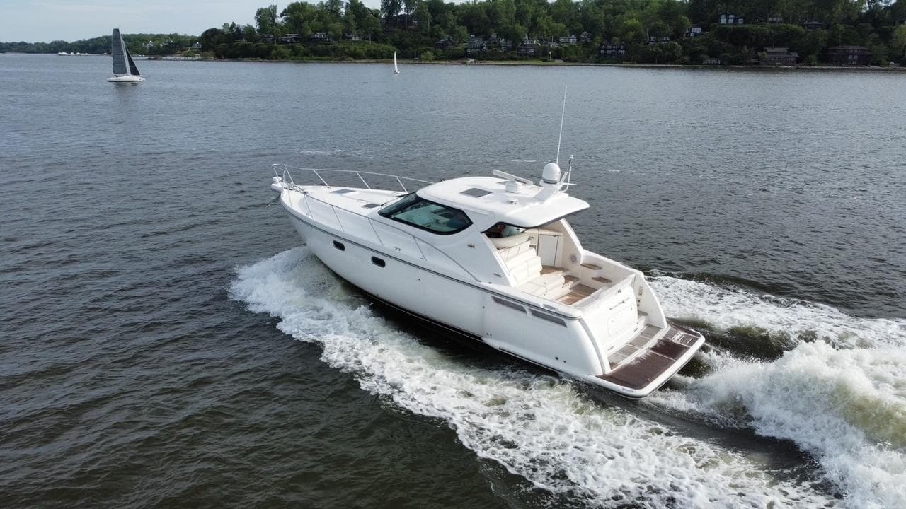 2008 Tiara Yachts 4300 Sovran in Annapolis, Maryland — listed by Yacht Brokers of Annapolis