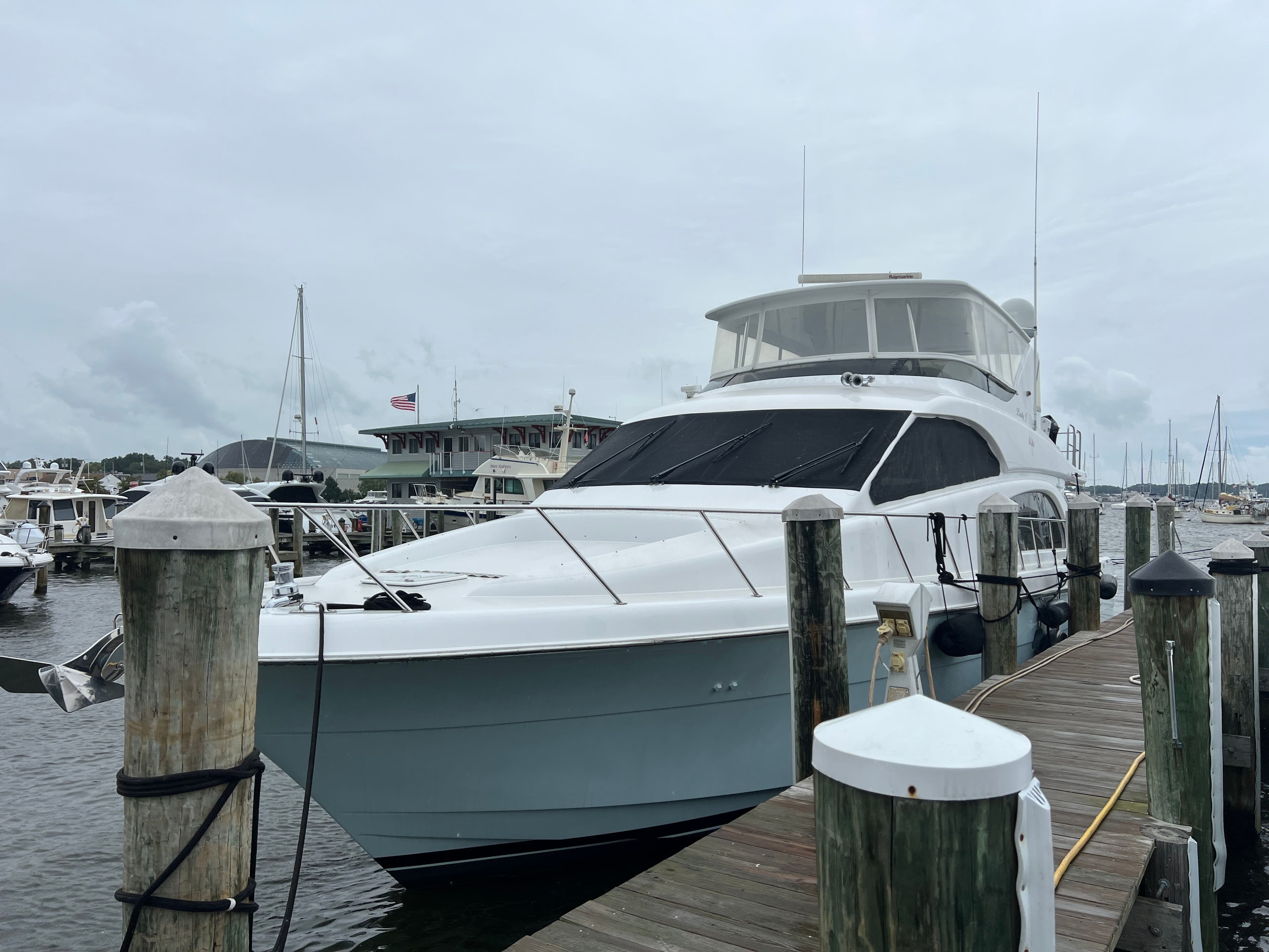 2008 Hatteras 64 Motor Yacht in Annapolis, Maryland — listed by Yacht Brokers of Annapolis